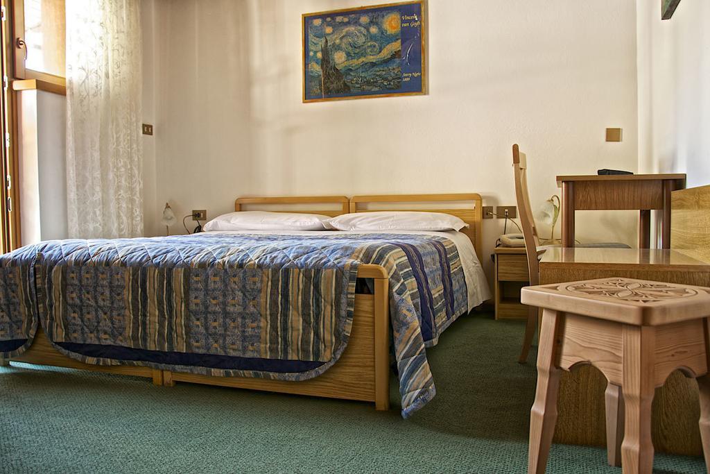 Albergo Ristorante Iris Auronzo di Cadore Kültér fotó